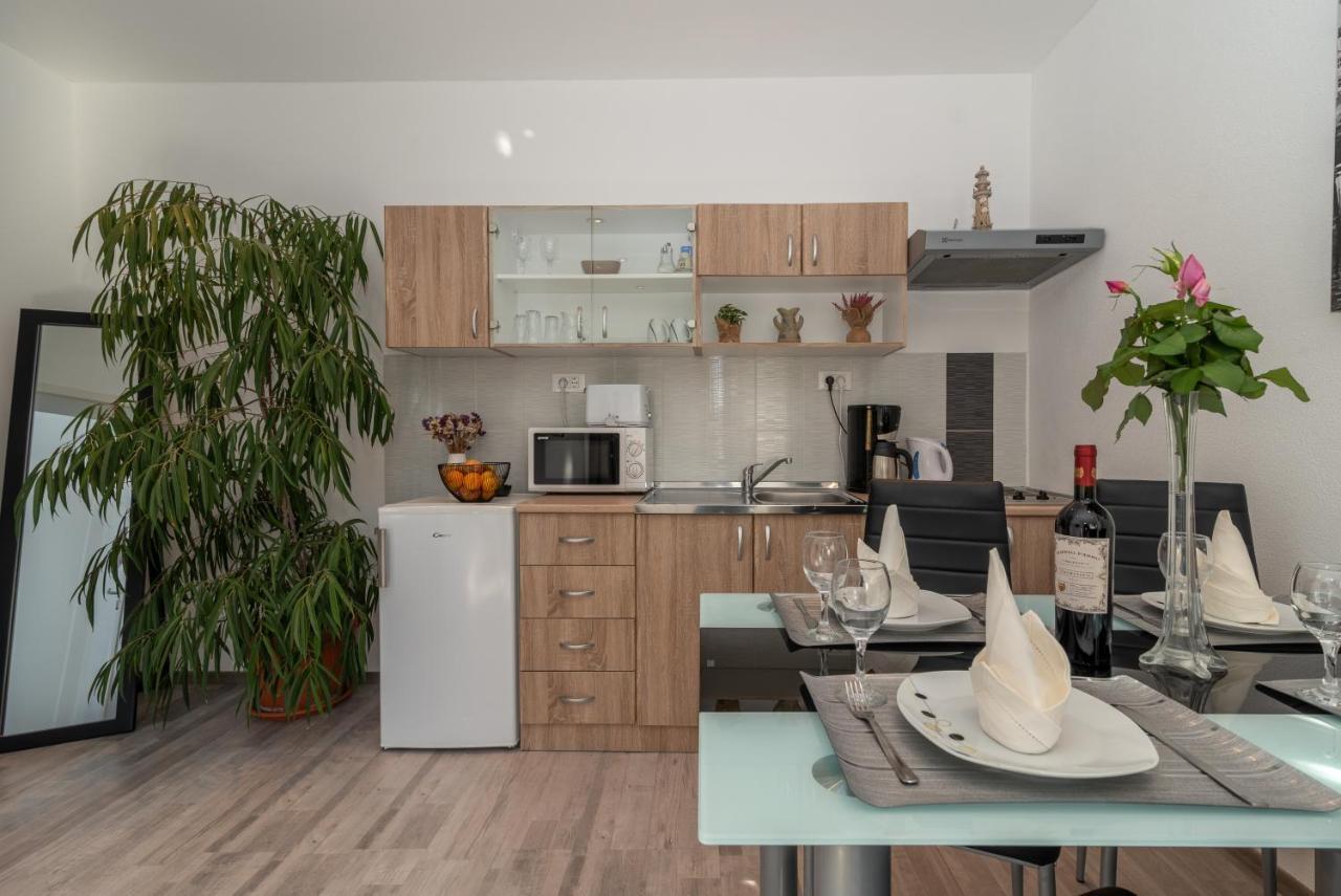 Apartments Bruna Trogir Extérieur photo